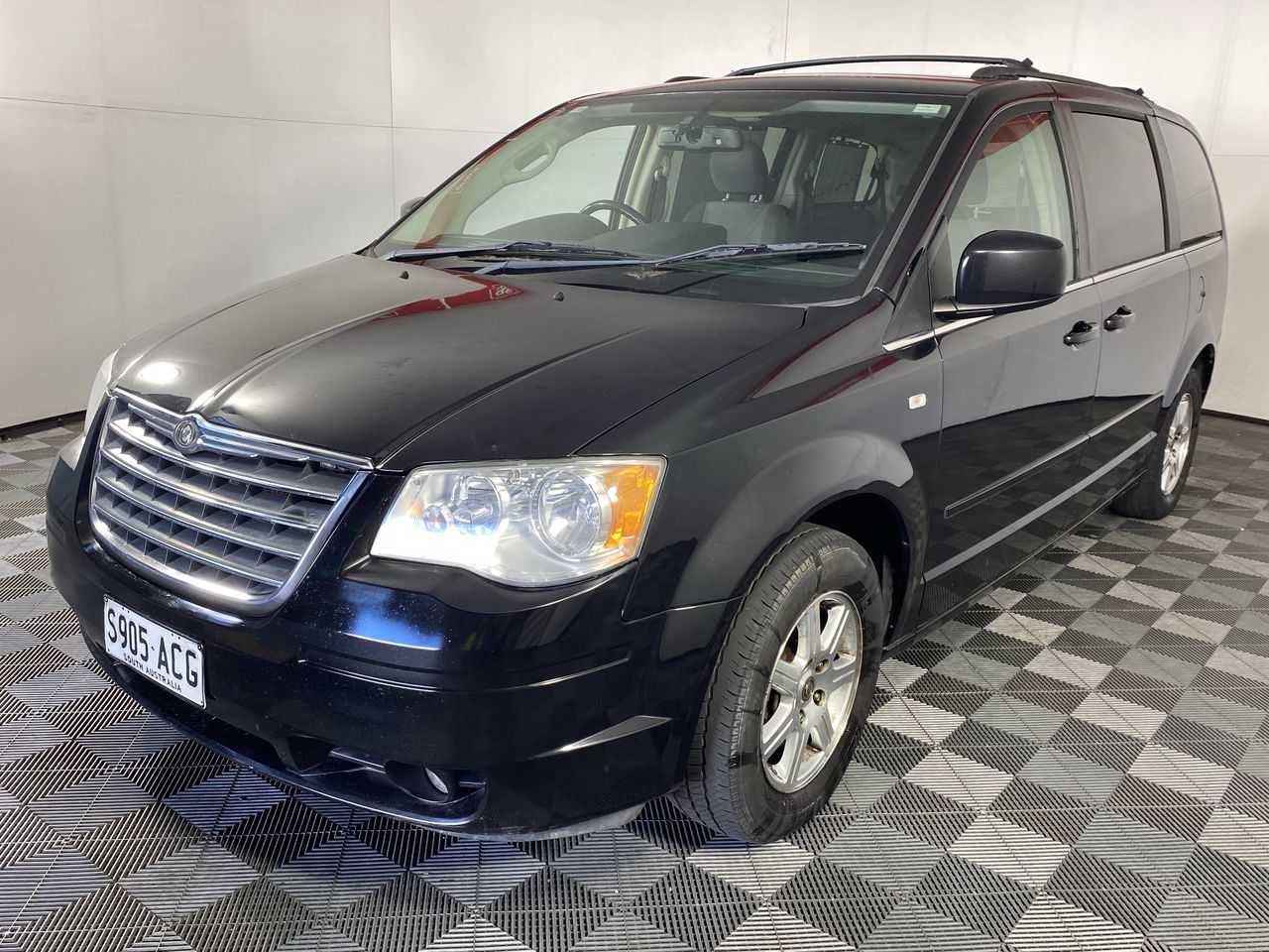 2008 Chrysler Grand Voyager Touring RT Auto People Mover