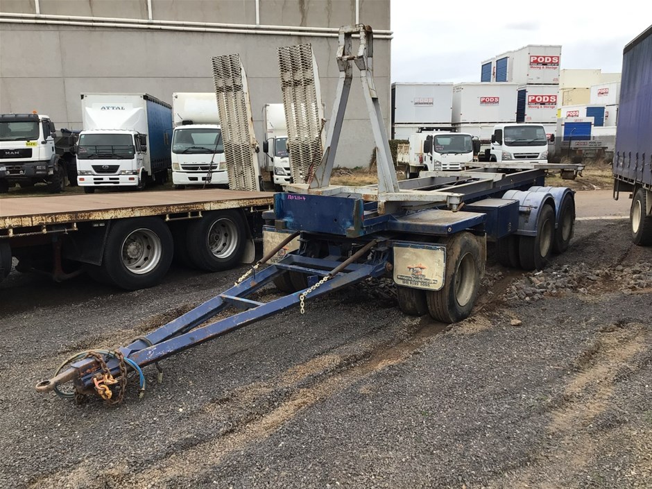 <p>1987 Hamlex Triaxle Hook Bin Trailer</p>