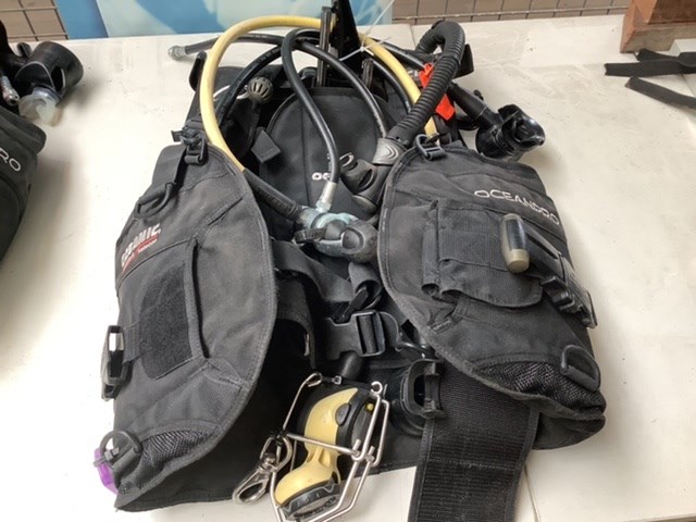 Oceanic Oceanpro BCD And Regular’s Auction (0013-9041074) | Grays Australia