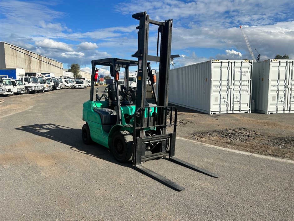 Unreserved Forklifts and Scissor Lift