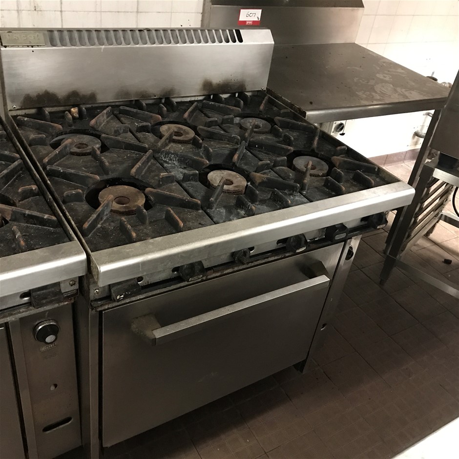 1 Waldorf 6 Burner Commercial Gas Stove Auction (06083025500) Grays
