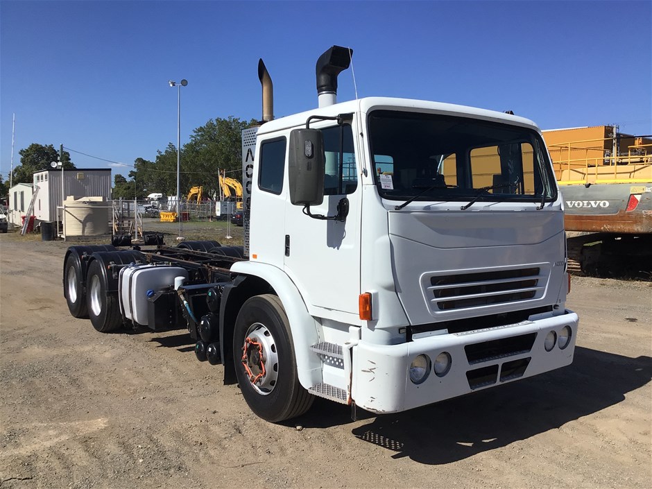 <p>2014 Iveco Acco 6 x 4 Cab Chassis Truck Auto Cummins</p>