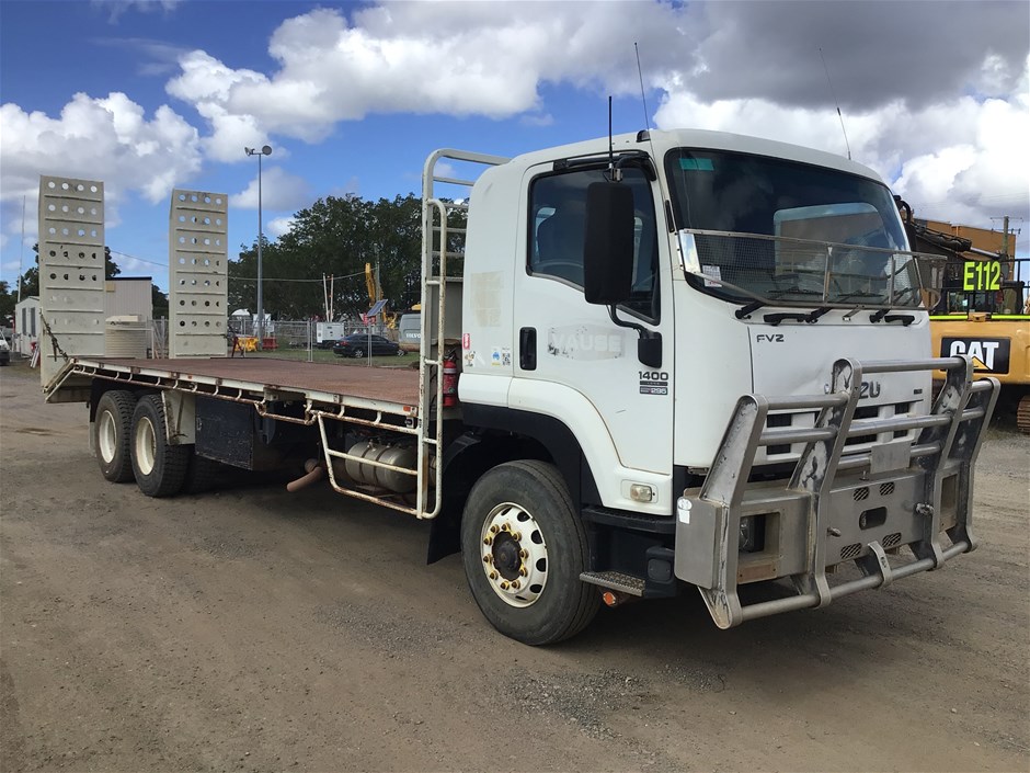 <p>2009 Isuzu  FVZ 6 x 4 Tray Body Truck</p>