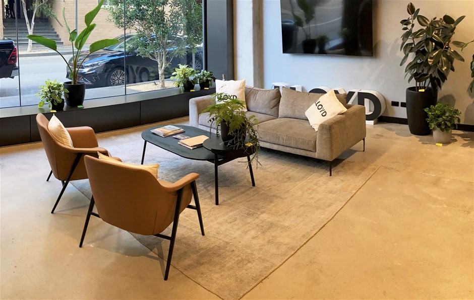 Online Auction Closing "Going, Going, Gone!"