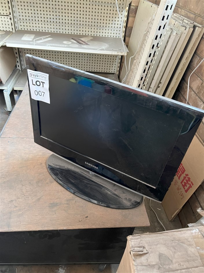 LCD Monitor Auction (0005-3025615) | Grays Australia