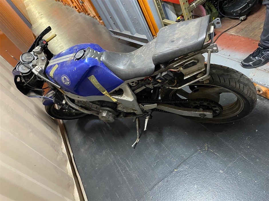 yamaha fzr 600 engine