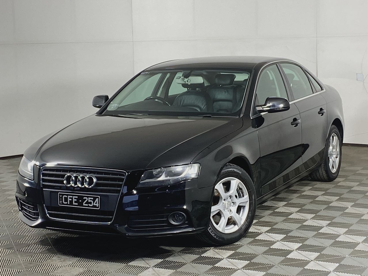 Audi A4 1.8 TFSI B8 CVT Sedan