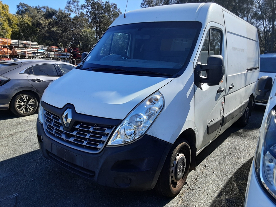 2015 Renault Master MWB MID ROOF