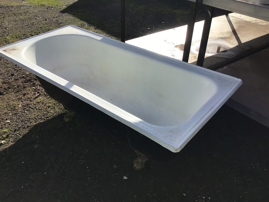 Cast Iron Claw Foot Bath Auction (00263025626) Grays Australia