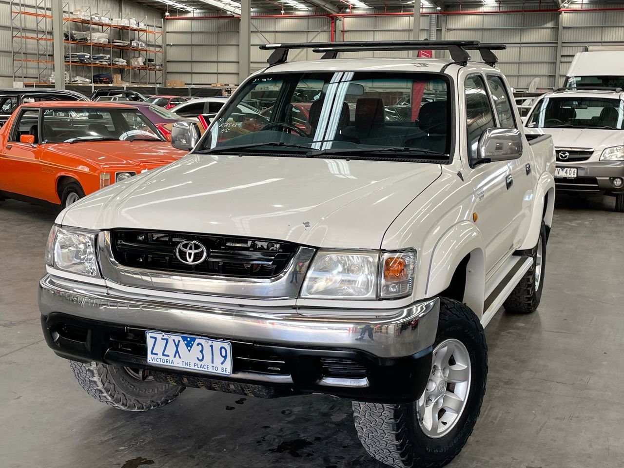 Toyota Hilux SR5 (4x4) Manual Dual Cab