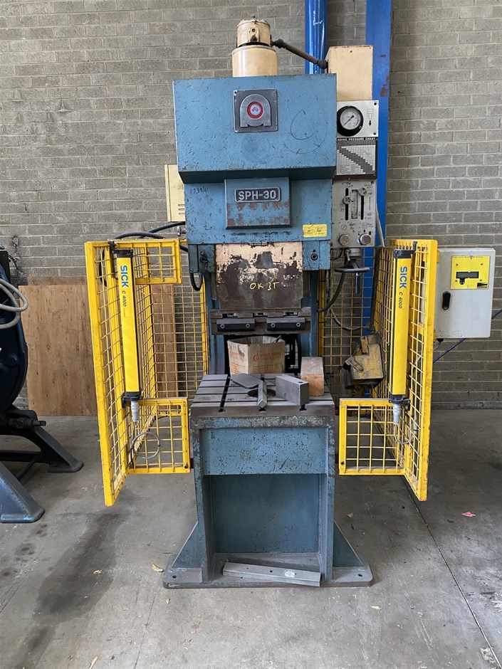 Amada SPH30C Hydraulic Press Brake Auction (00913025683) Grays
