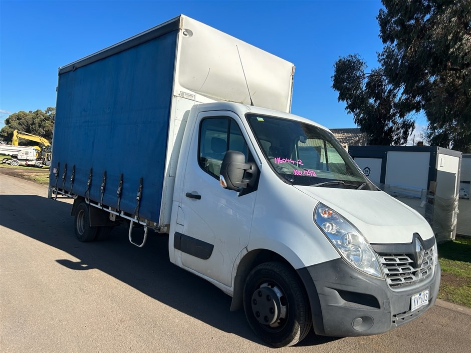2017 Renault Master (4 x 2) Curtainsider Rigid Truck