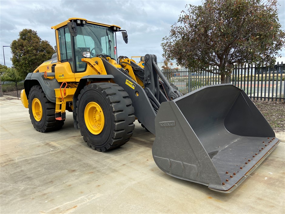 MAJOR EVENT – Caterpillar and Volvo Wheel Loaders