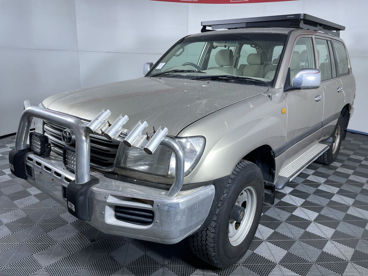 2003 Toyota Landcruiser GXL (4x4) HZJ105R Manual 7 Seats Wagon Auction ...