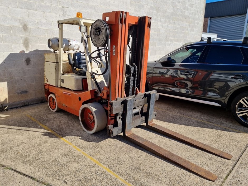 NISSAN Counterbalance Forklift 3 Tonne (2.7T) Container Mast LPG ...