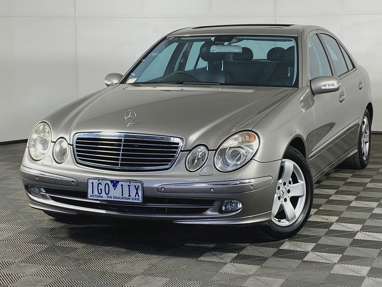 2004 Mercedes Benz E320 Elegance Auto