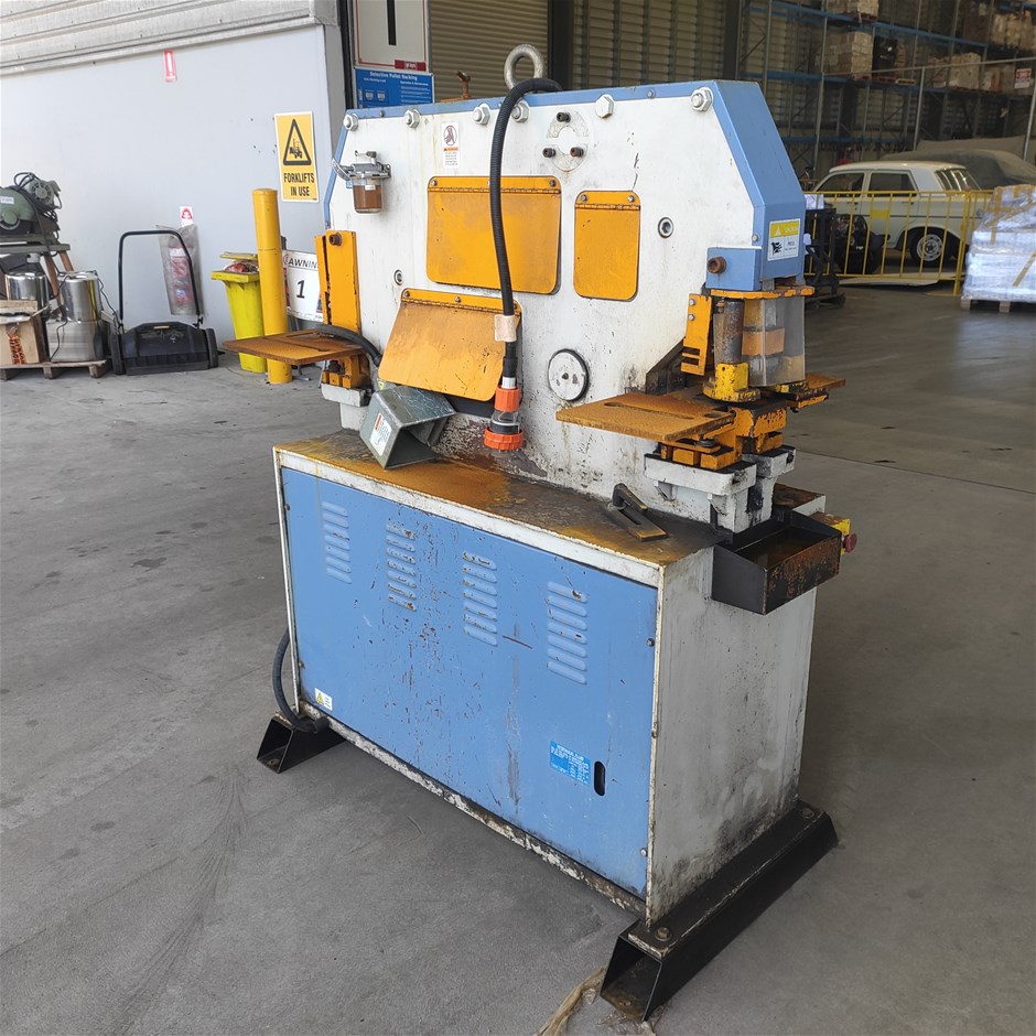 No Reserve - Camp Stoves, Workshop Items and White Goods