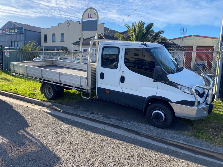 2015 Iveco Daily Dual Cab Table Top Truck Auction (00015053500