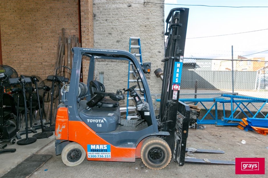 Forklift, Catering/Hospitality Equipment & Furniture