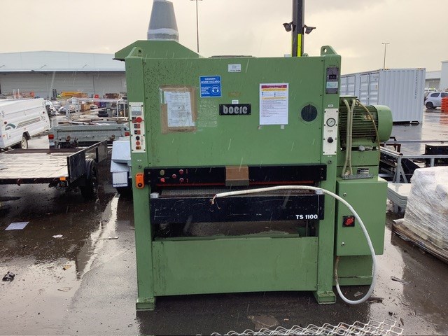 No Reserve - Projector, Microscope Pack and Belt Sander