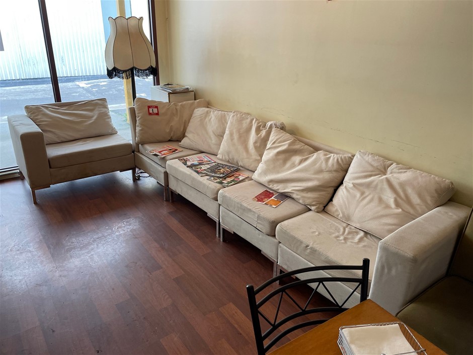 5 Piece modular couch Auction (00013026247) Grays Australia