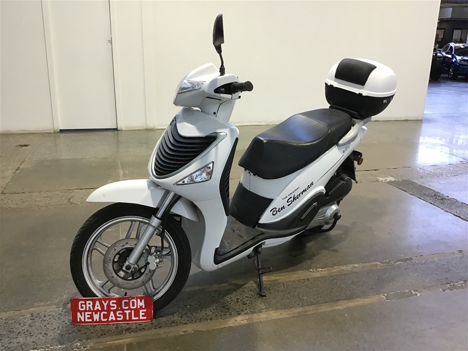 -CFMoto CF150T Automatic Scooter