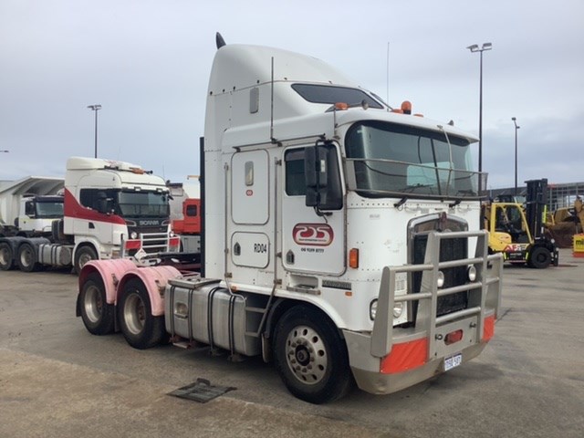 Unreserved Kenworth Prime Mover, Triaxle Trailer & Dolly 