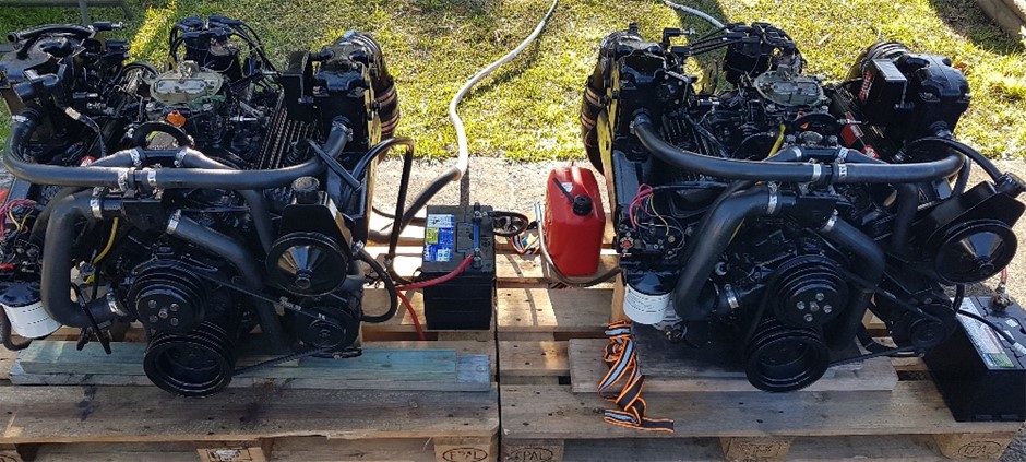 2 x MERCRUISER 305-V8-5L INBOARD ENGINES