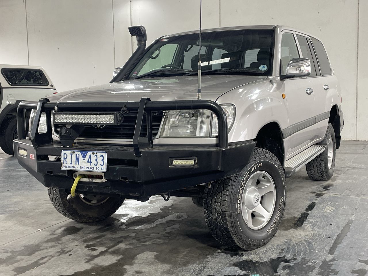 2001 Toyota Landcruiser GXL (4x4) FZJ105R Automatic 8 Seats Wagon ...