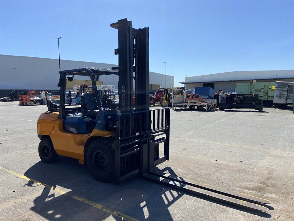 No Reserve Ex Rental Fleet Forklifts Clearance