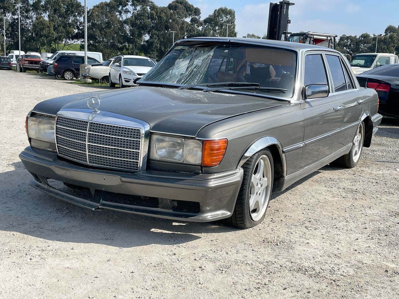 Mercedes Benz 450SE Automatic Sedan