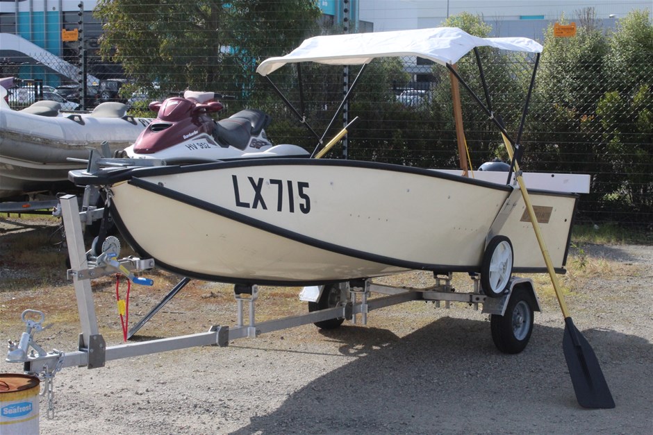 12’ PORTA-BOTE GENESIS IV SERIES- NO RESERVE 