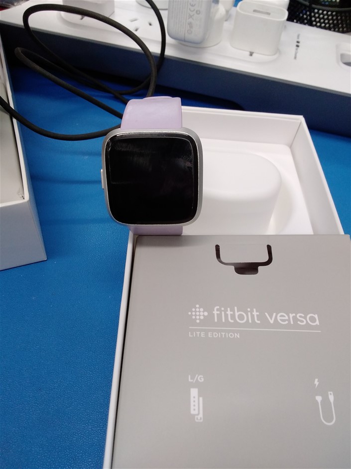 Fitbit Versa 4 Fitness Smartwatch Auction (00382188121) Grays Australia