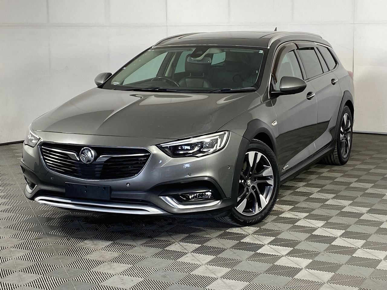 2018 Holden COMMODORE TOURER CALAIS Auto