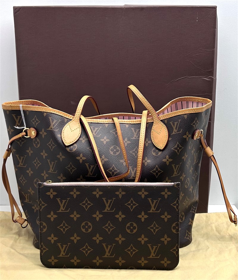 Louis Vuitton MM Neverfull Tote Handbag Auction (0038-2555320