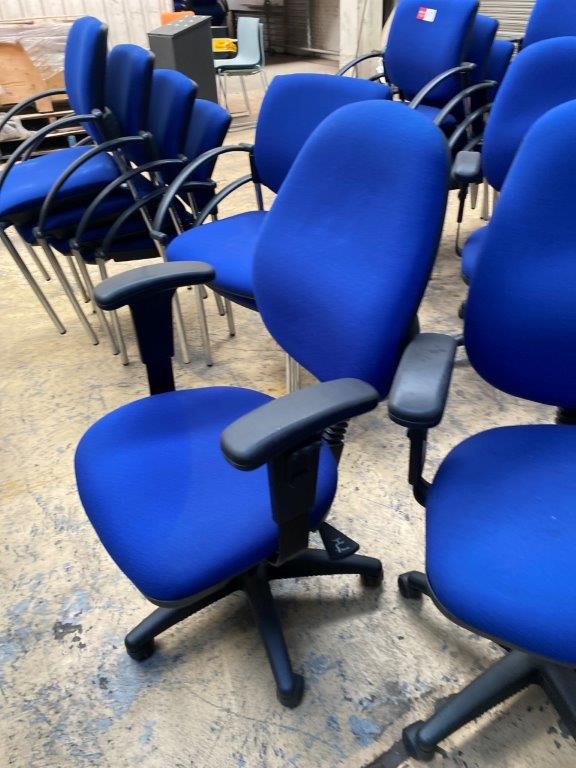 11 x Assorted office chairs Auction (01555054240) Grays Australia
