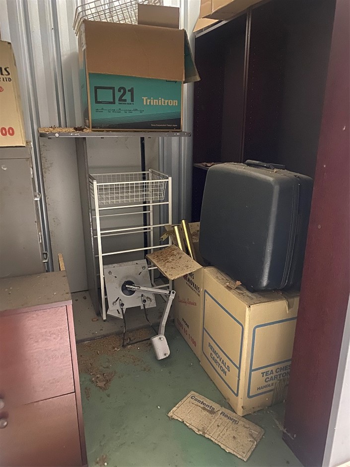 Entire contents of overdue storage including Auction (00015054264