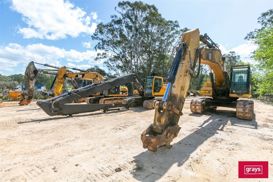 Major Event: Excavators, Attachments & Beavertail Truck