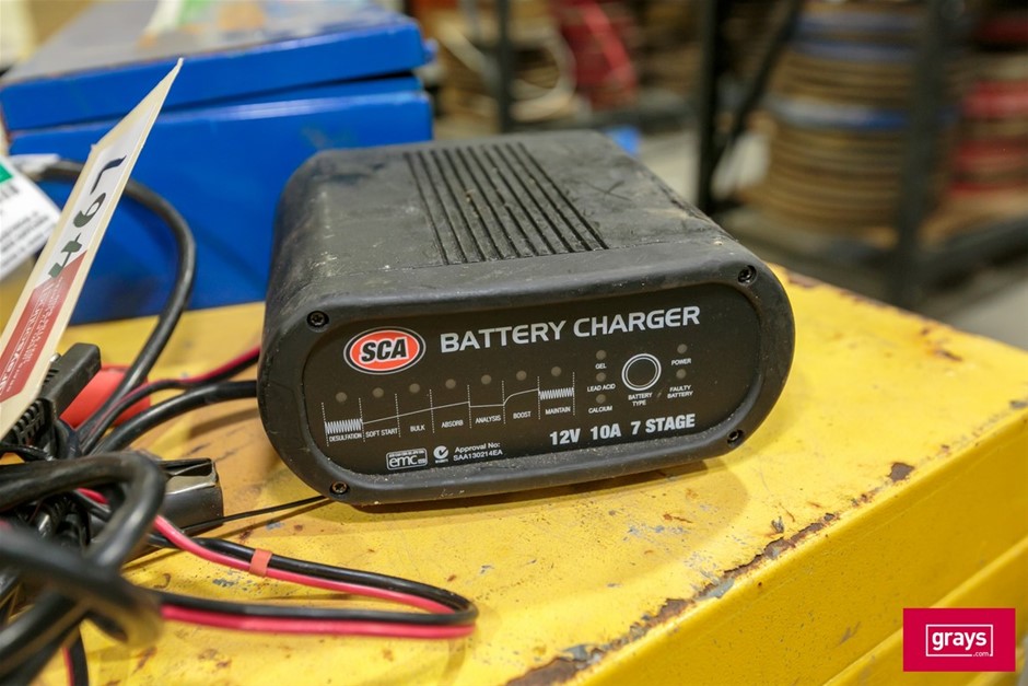 SCA SCA12V-10A7S 12V DC Battery Charger Auction (0467-5054208) | Grays ...