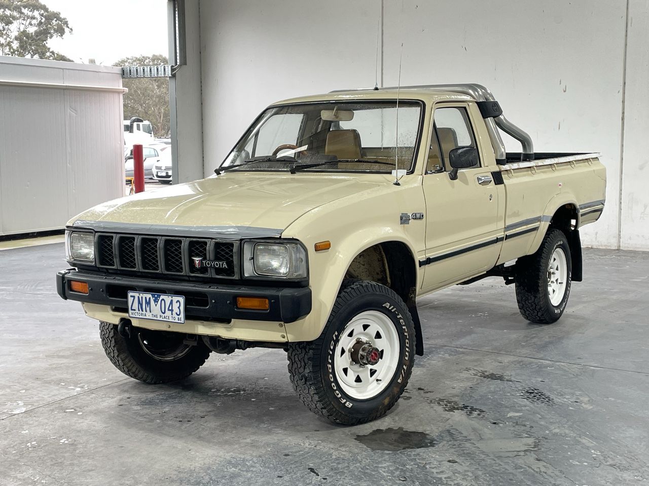 1982 Toyota Hilux RN46R 4x4 Manual Ute