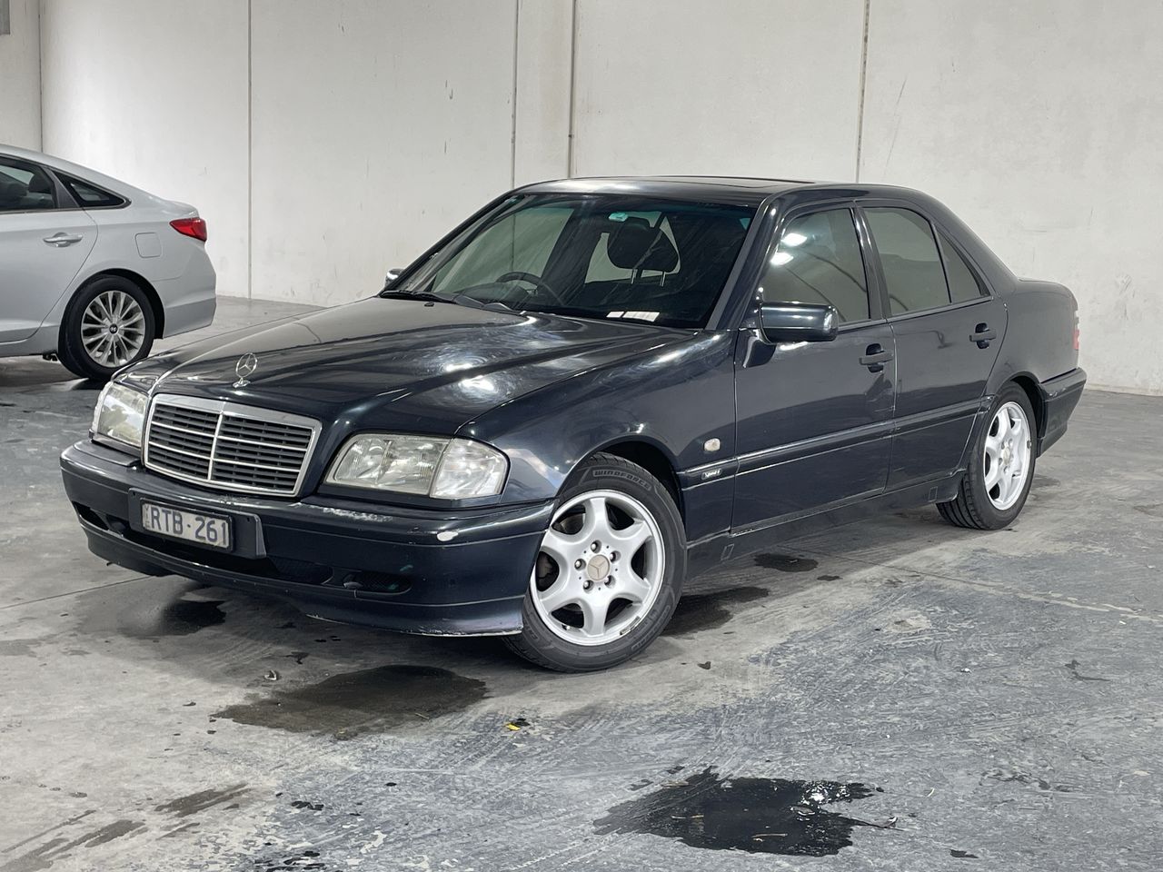 1999 Mercedes Benz C200 Classic Auto