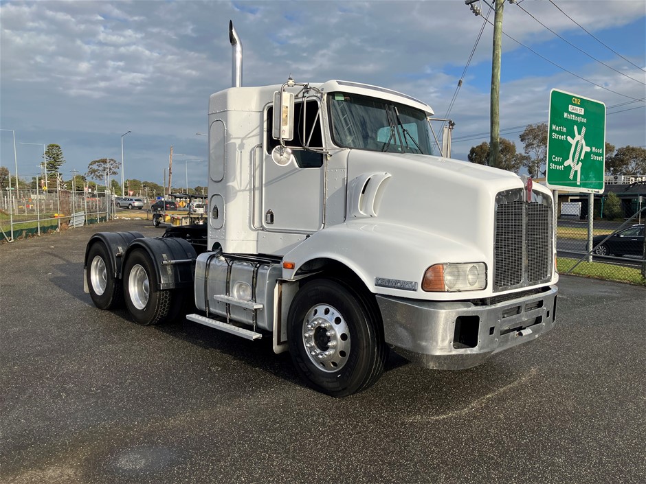 2003 Kenworth T404 Prime Mover & '97 Isuzu FSR700 Tray Truck