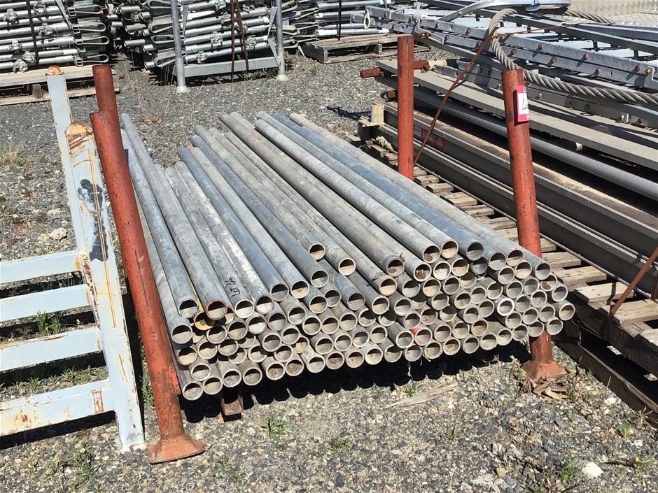 Stillage Qty Galvanised Steel tube Offcuts Auction (00467049804