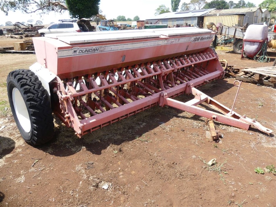 Duncan 702 Seedliner Seed Drill Auction (05095054631) Grays Australia