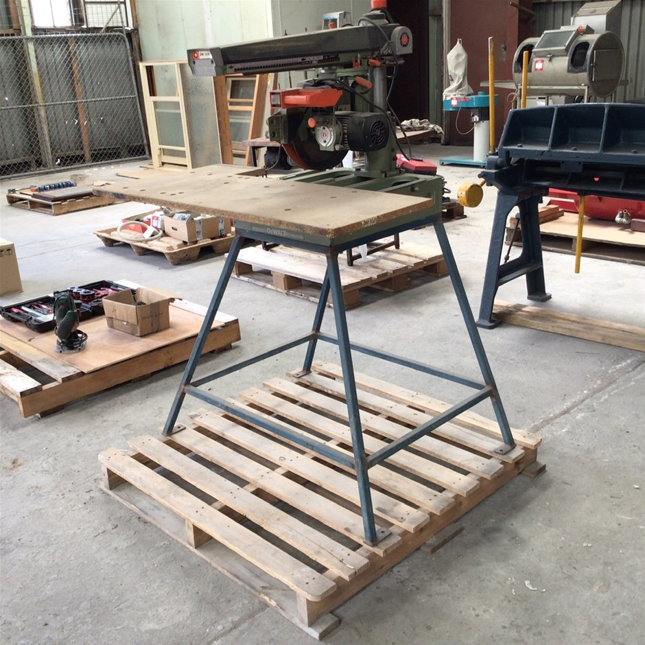 DeWalt DW1251 Radial Arm Saw Auction 0024 3027370 Grays Australia