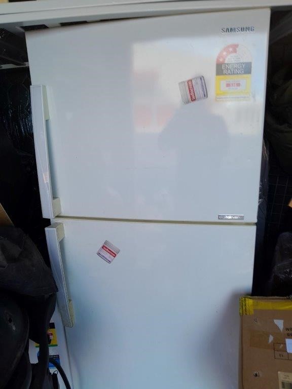 Entire contents of overdue storage including Auction (00053027401