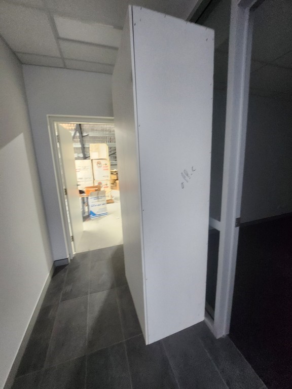 Large laminate White Auction (00385054650) Grays Australia