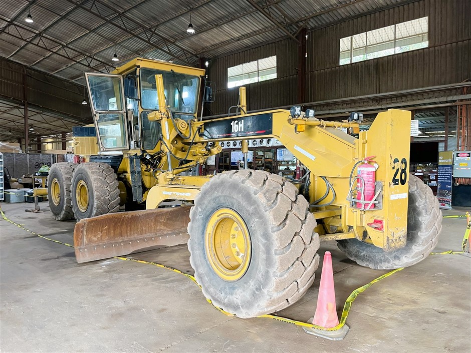 Caterpillar 16H Motor Graders