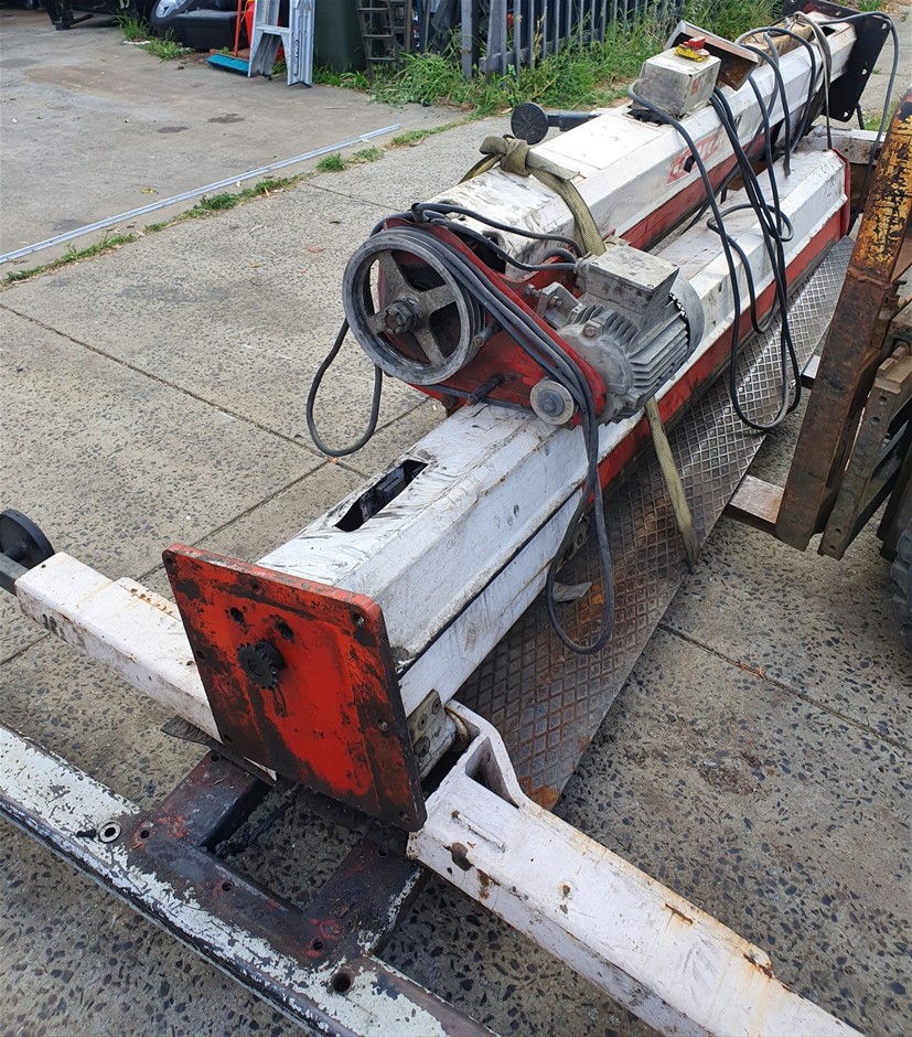 Istobel 2500kg Car Hoist