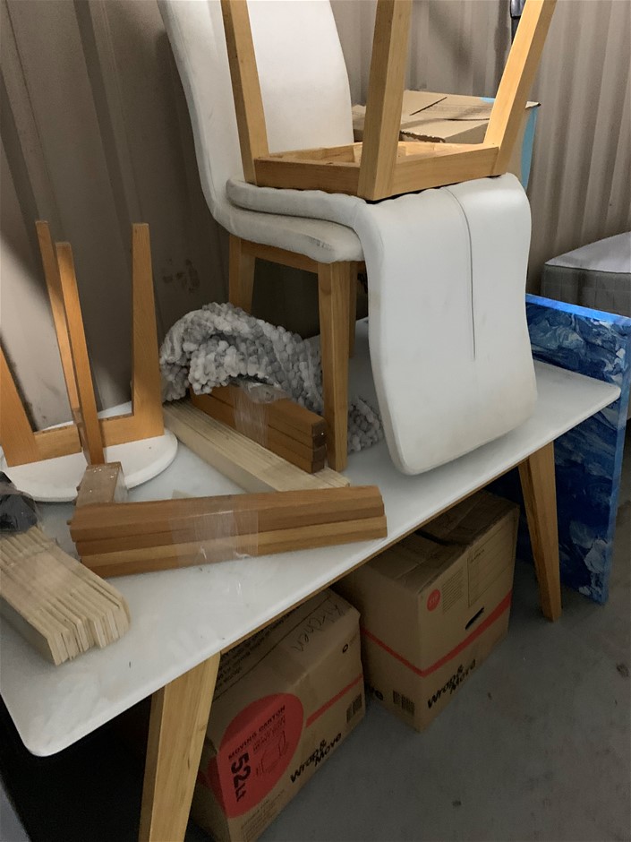 Entire contents of overdue storage including Auction (00015054846